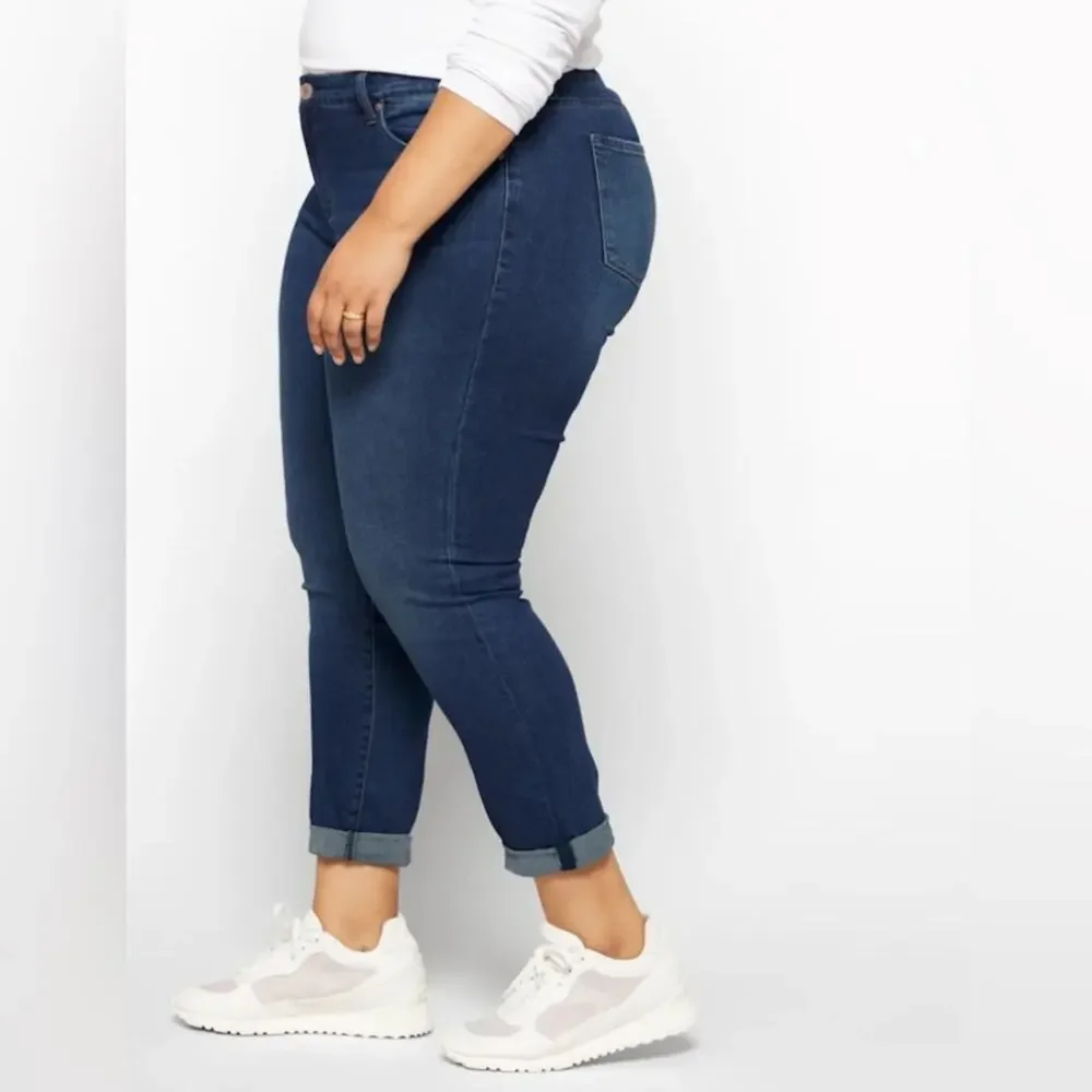Woman’s Plus STS Blue Darren Girlfriend Cuffed Jeans in Blue Size 24
